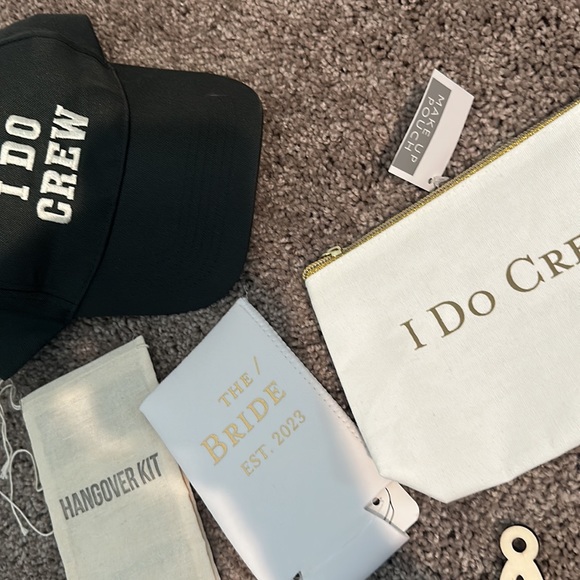 BRIDE WEDDING ESSENTIALS BUNDLE - Picture 4 of 4